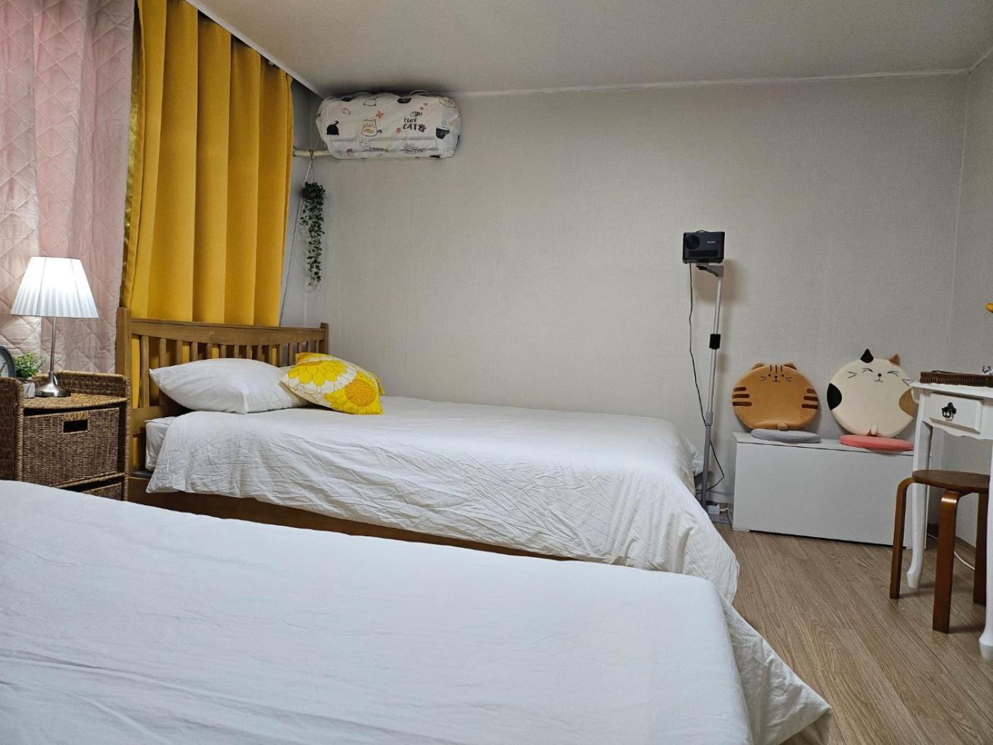 On Hyehwa Apartment *